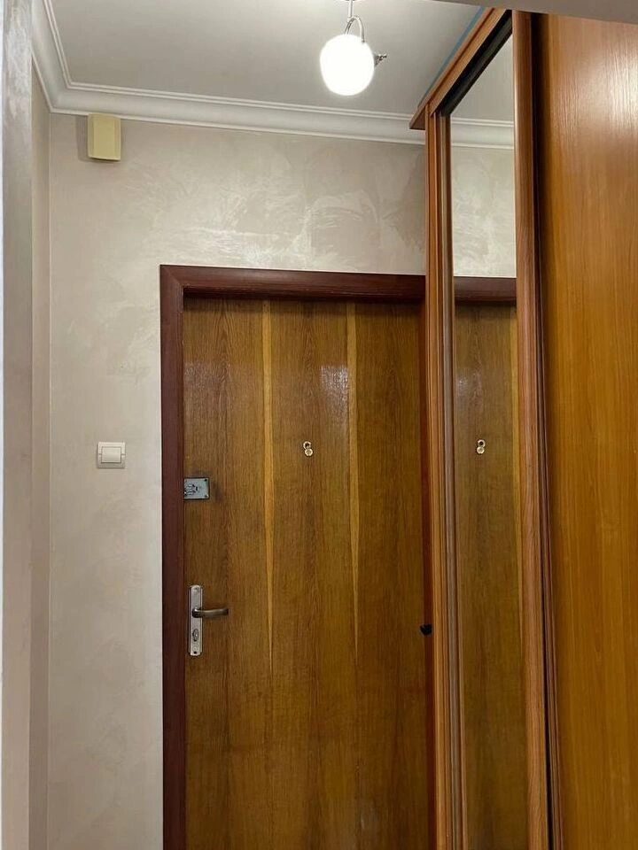 Apartment for rent. 3 rooms, 76 m², 6th floor/15 floors. 14, Sribnokilska 14, Kyiv. 