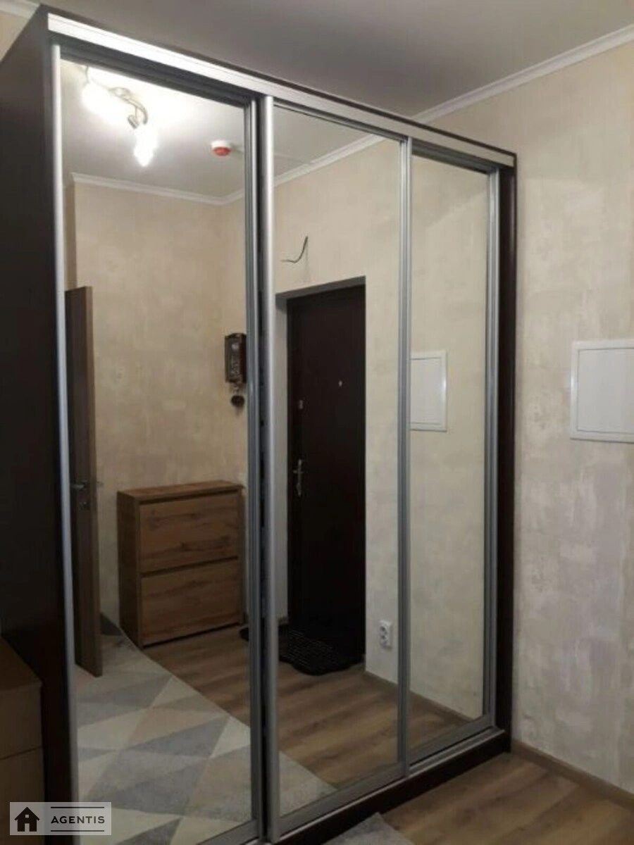 Здам квартиру. 1 room, 43 m², 7th floor/25 floors. Воскресенська, Київ. 