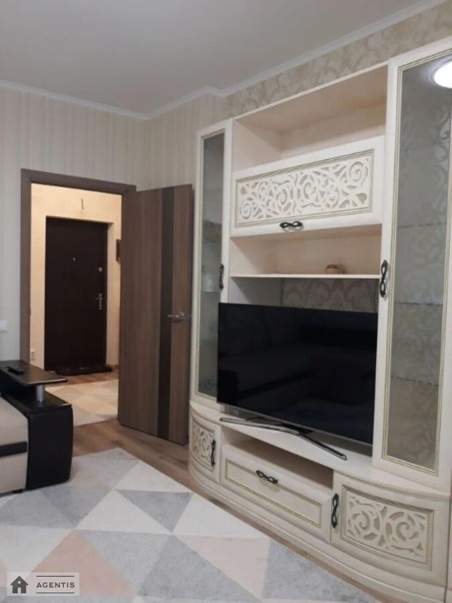 Apartment for rent. 1 room, 43 m², 7th floor/25 floors. Voskresenska, Kyiv. 