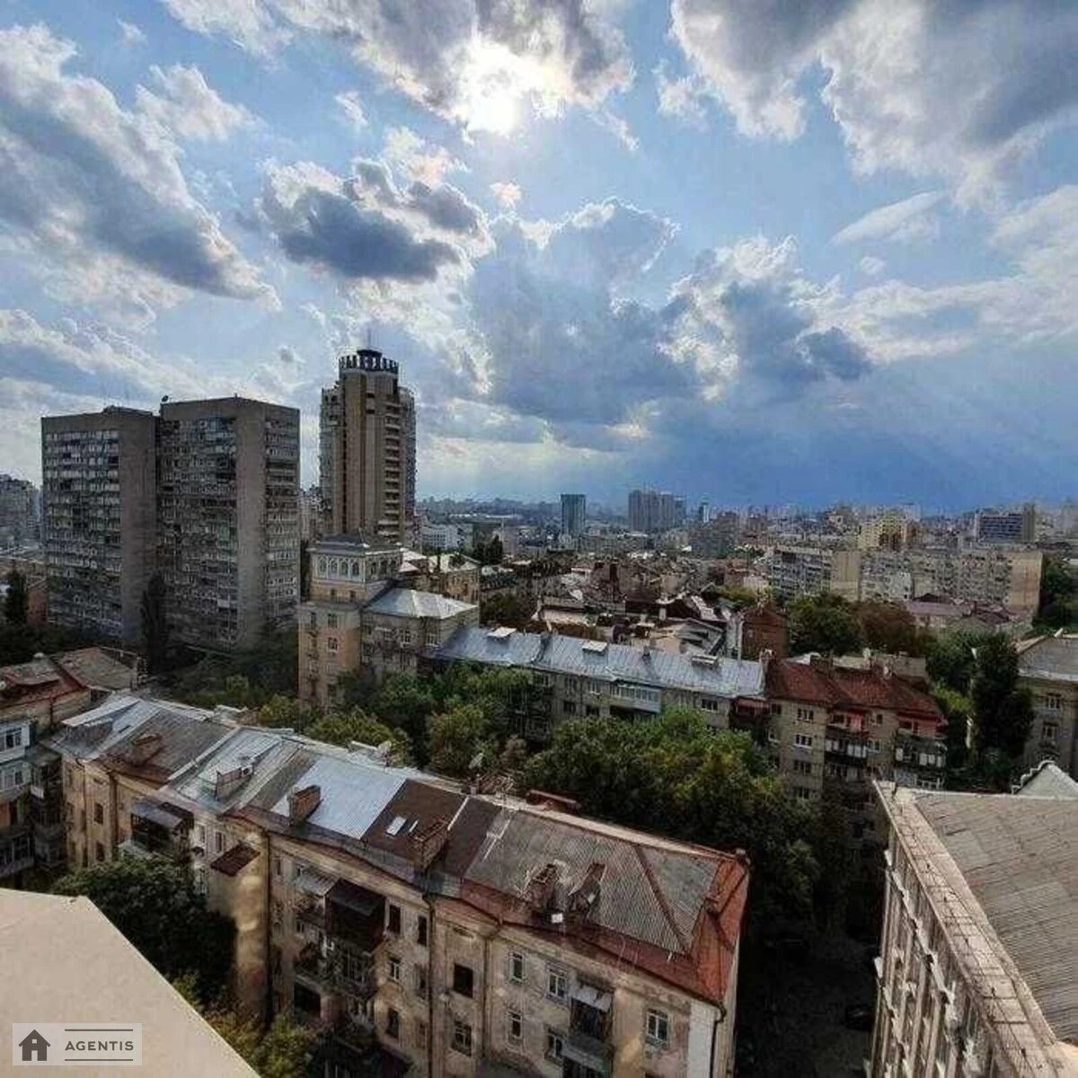 Apartment for rent. 1 room, 55 m², 5th floor/23 floors. 58, Bohdana Khmelnytskoho vul., Kyiv. 