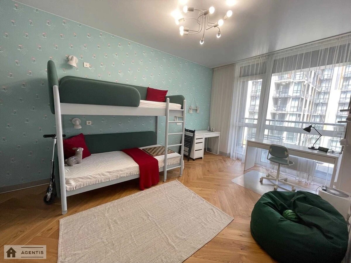 Apartment for rent 3 rooms, 80 m², 4th fl./9 floors. 57, Predslavynska 57, Kyiv. 