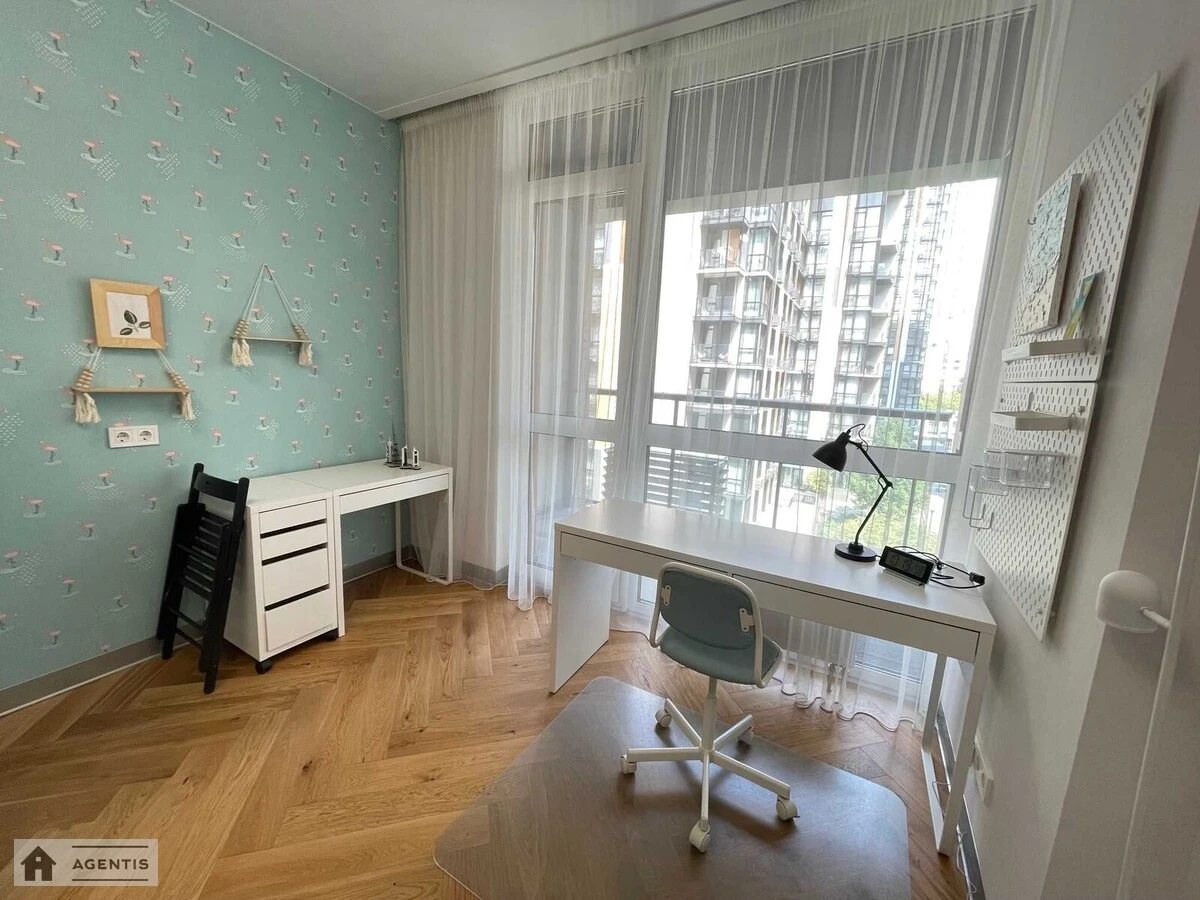 Apartment for rent. 3 rooms, 80 m², 4th floor/9 floors. 57, Predslavynska 57, Kyiv. 