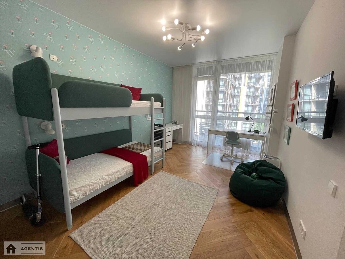 Здам квартиру. 3 rooms, 80 m², 4th floor/9 floors. 57, Предславинська 57, Київ. 