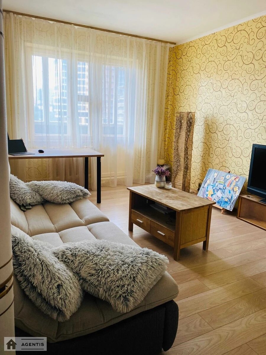 Apartment for rent. 2 rooms, 52 m², 5th floor/9 floors. 27, Lukyanivska vul., Kyiv. 