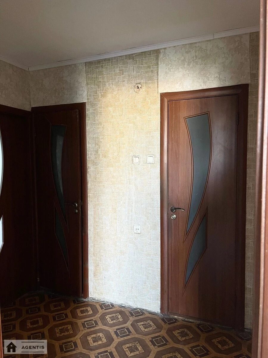 Здам квартиру. 2 rooms, 56 m², 3rd floor/16 floors. 25, Академіка Єфремова вул. (Командарма Уборевича), Київ. 