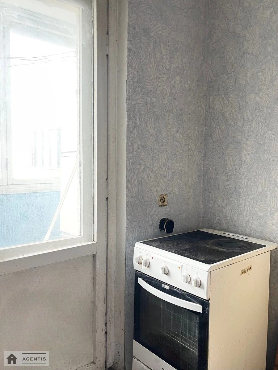 Apartment for rent. 2 rooms, 56 m², 3rd floor/16 floors. 25, Akademika Yefremova vul. Komandarma Uborevycha, Kyiv. 