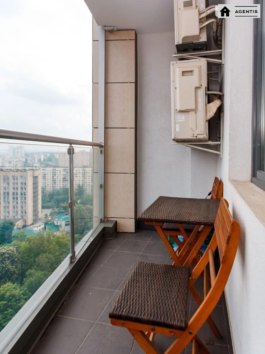 Apartment for rent. 3 rooms, 127 m², 19 floor/23 floors. 60, Golosiyivskiy 60, Kyiv. 