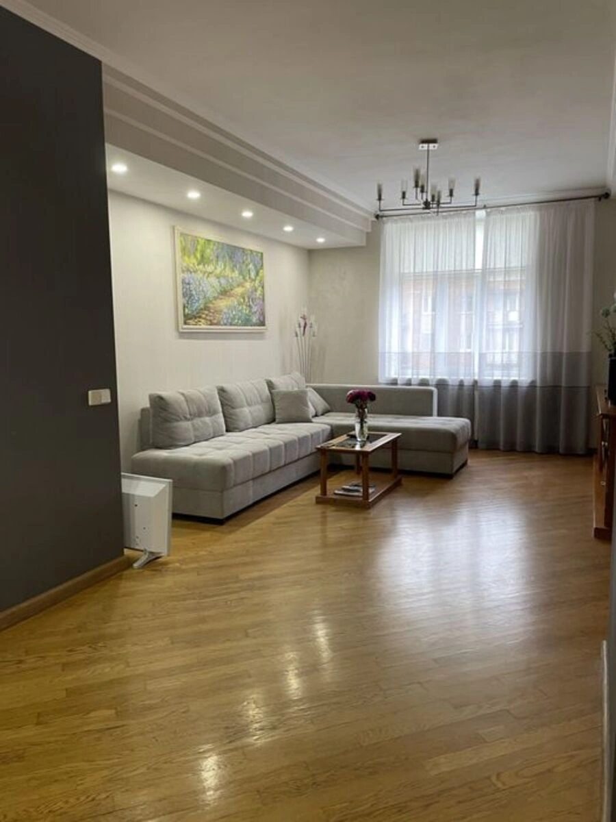 Apartment for rent. 3 rooms, 83 m², 5th floor/6 floors. Shevchenkivskyy rayon, Kyiv. 