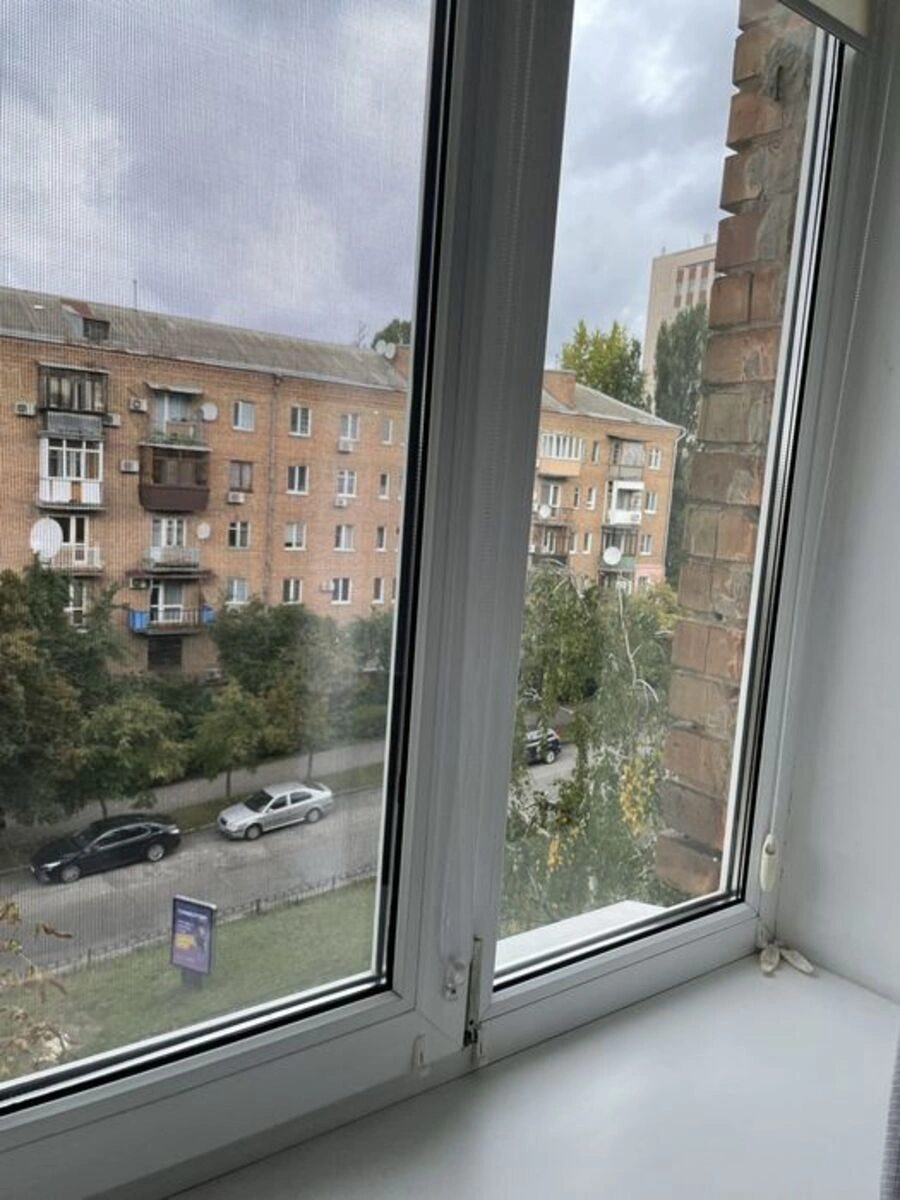 Apartment for rent. 3 rooms, 83 m², 5th floor/6 floors. Shevchenkivskyy rayon, Kyiv. 