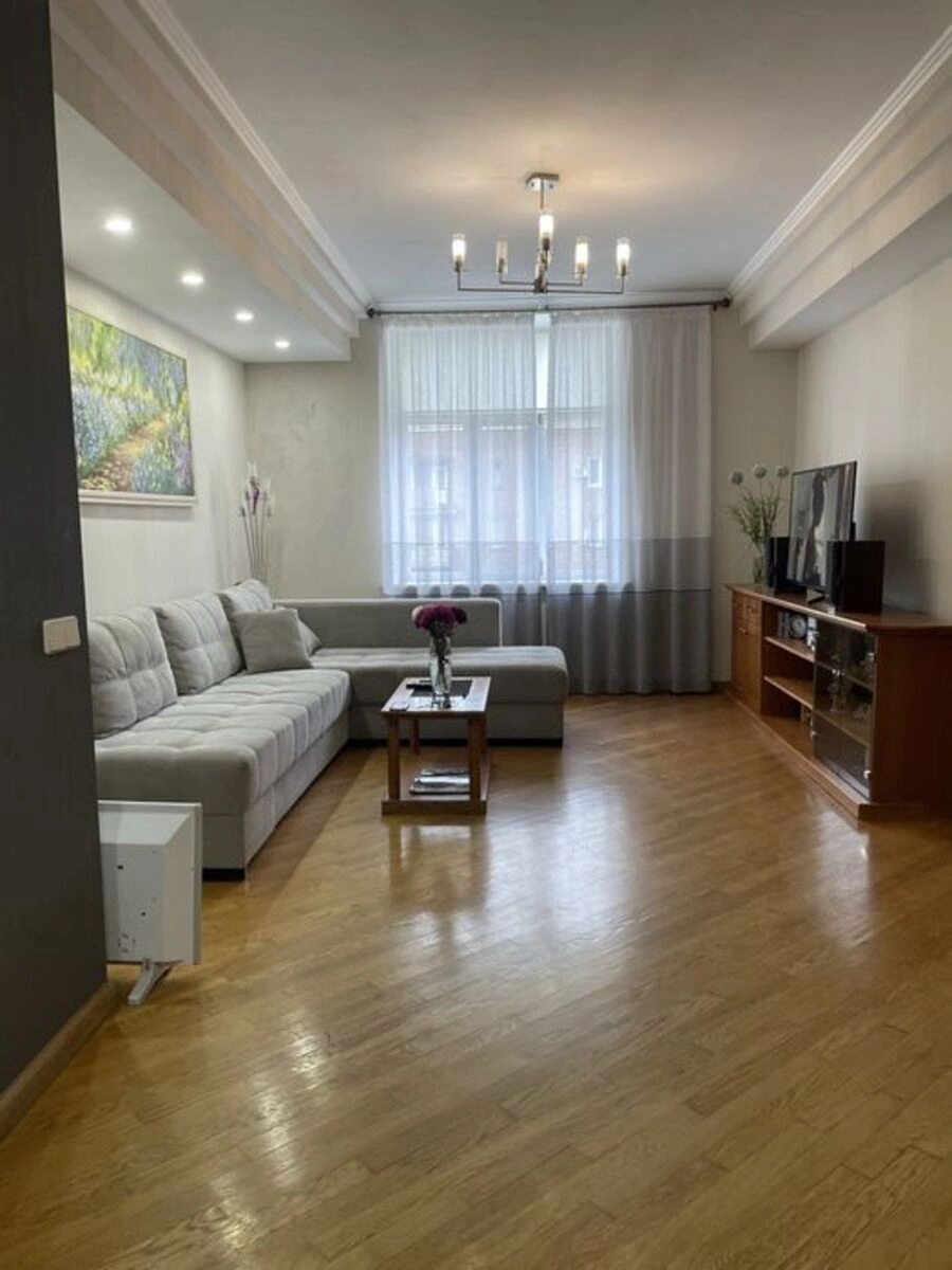 Apartment for rent. 3 rooms, 83 m², 5th floor/6 floors. Shevchenkivskyy rayon, Kyiv. 