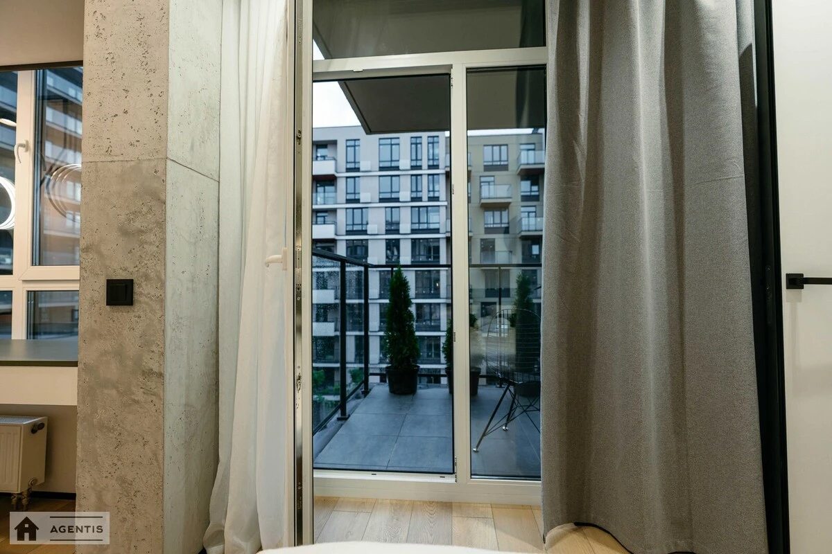 Apartment for rent. 1 room, 38 m², 5th floor/9 floors. Salutna, Kyiv. 