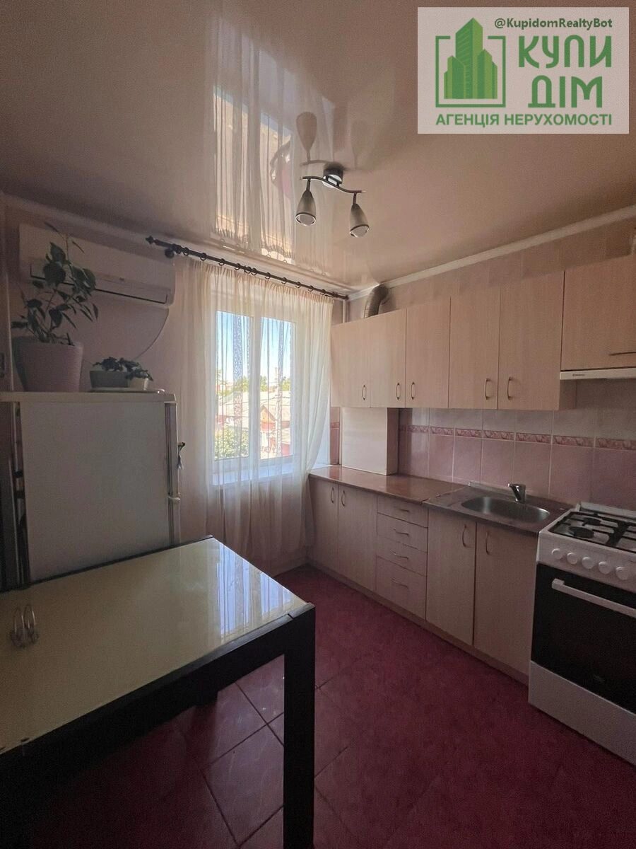 Apartments for sale. 1 room, 32 m², 2nd floor/3 floors. Mykhaylivska vul. Kirova, Kropyvnytskyy. 