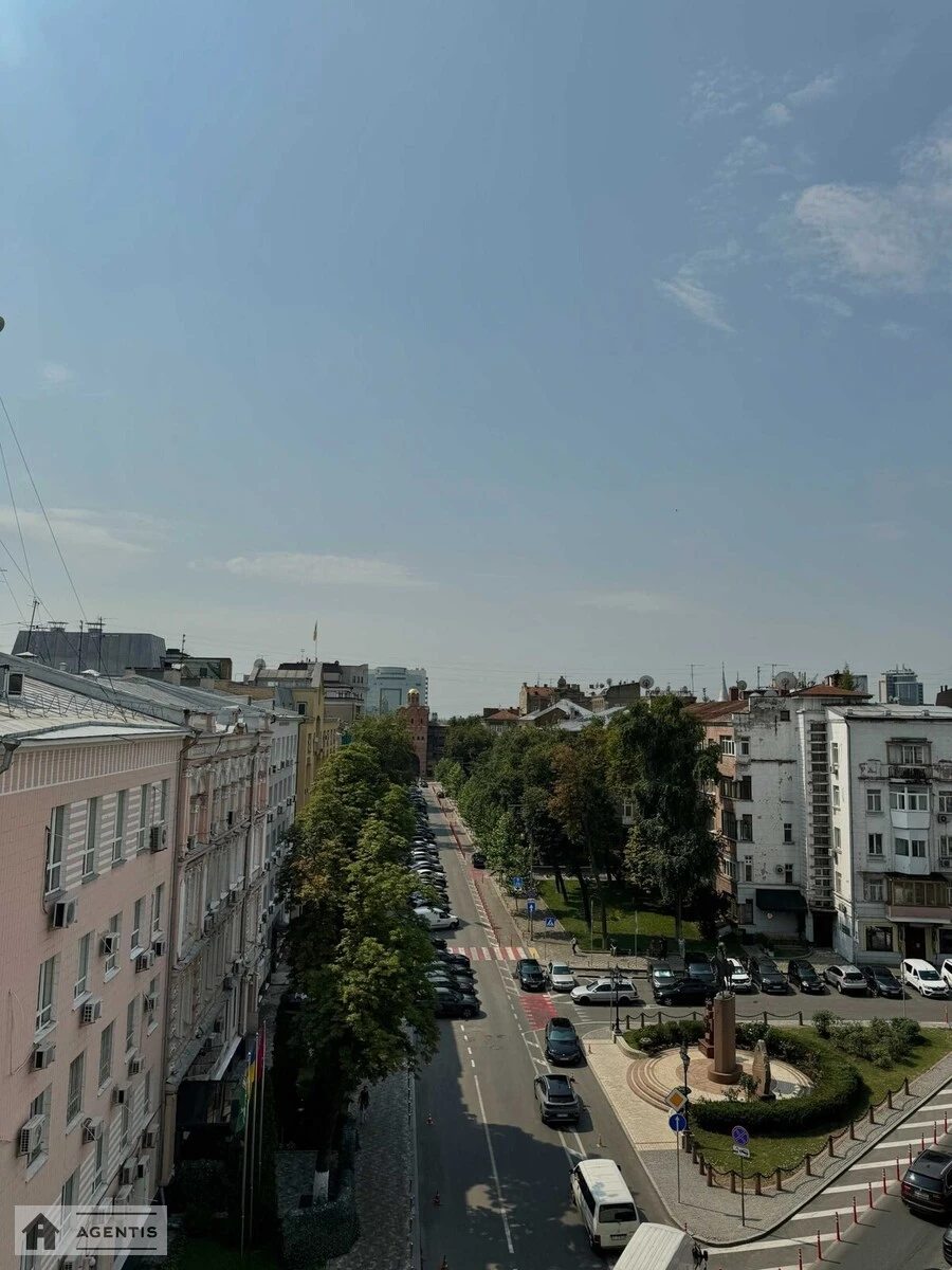 Apartment for rent. 4 rooms, 120 m², 5th floor/6 floors. 2, Georgiyivskiy 2, Kyiv. 