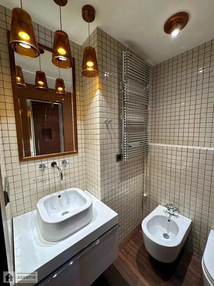 Apartment for rent. 4 rooms, 120 m², 5th floor/6 floors. 2, Georgiyivskiy 2, Kyiv. 
