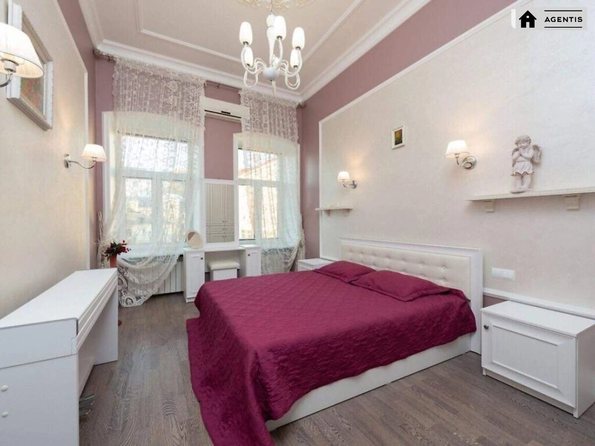 Apartment for rent. 3 rooms, 80 m², 3rd floor/4 floors. 27, Konstantynivska vul., Kyiv. 
