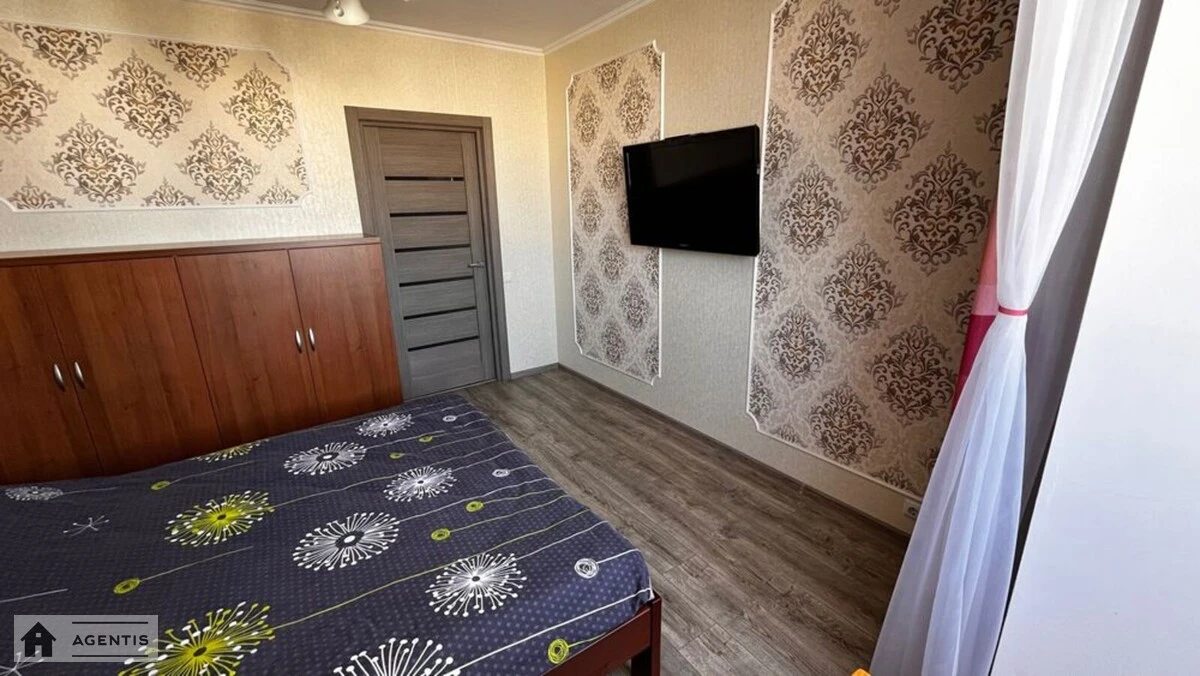 Apartment for rent. 2 rooms, 65 m², 17 floor/18 floors. 17, Vyshnyakivska 17, Kyiv. 