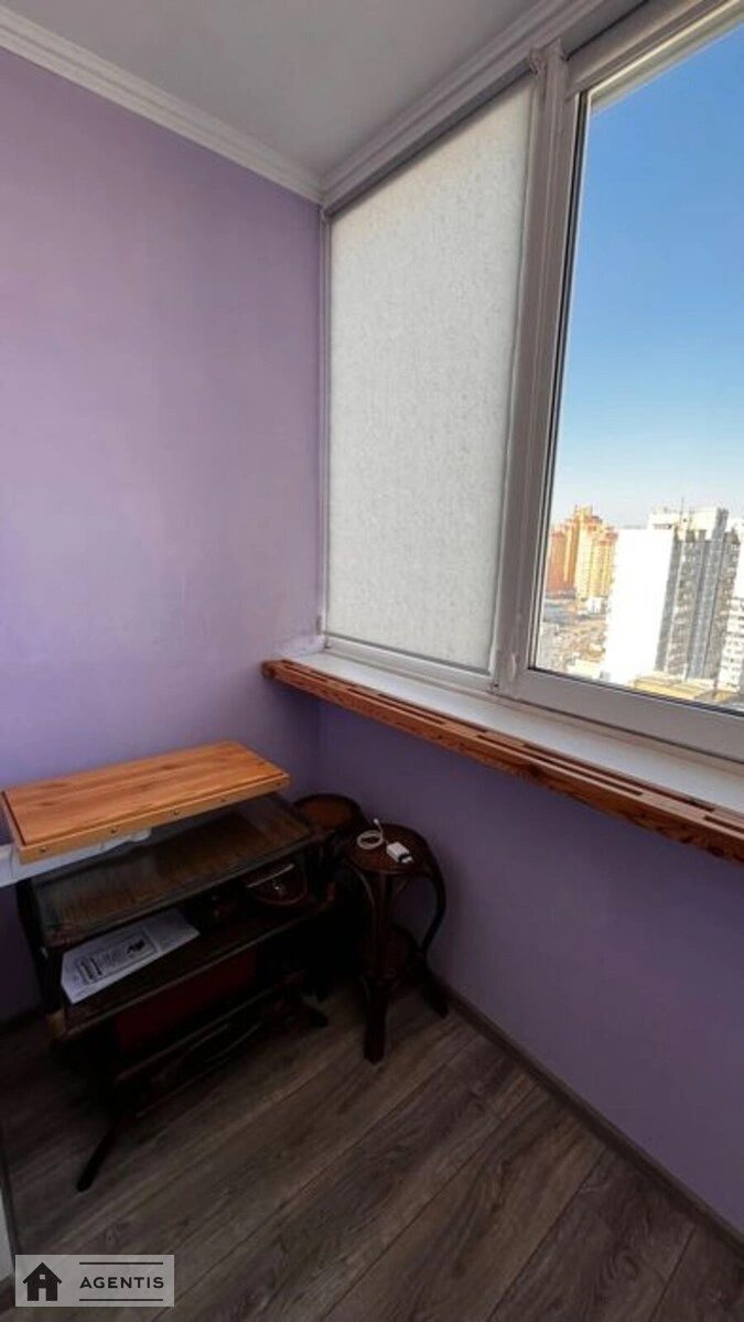 Apartment for rent. 2 rooms, 65 m², 17 floor/18 floors. 17, Vyshnyakivska 17, Kyiv. 