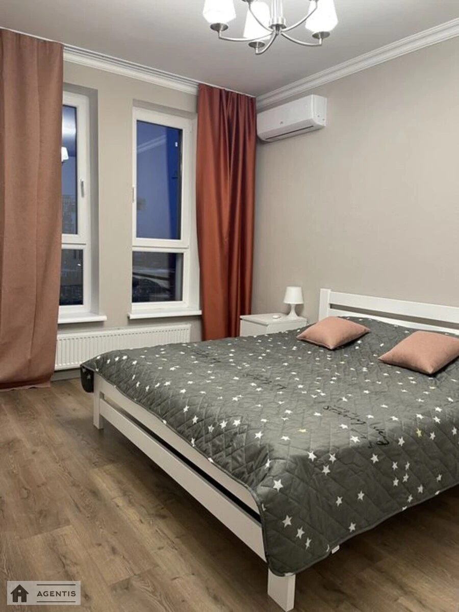 Сдам квартиру. 1 room, 39 m², 9th floor/16 floors. 11, Святослава Хороброго вул. (Народного ополчення), Киев. 