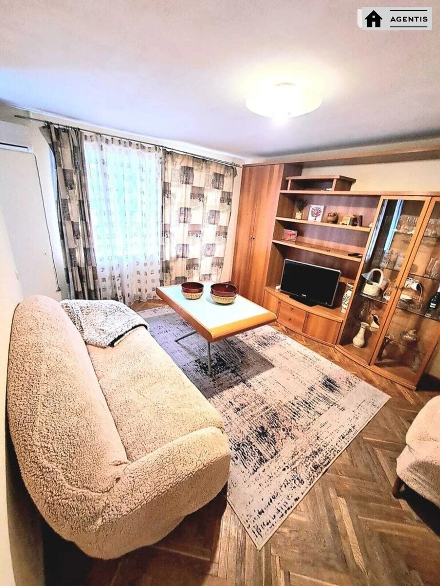 Apartment for rent. 3 rooms, 64 m², 2nd floor/9 floors. 9, Vasylkivska 9, Kyiv. 