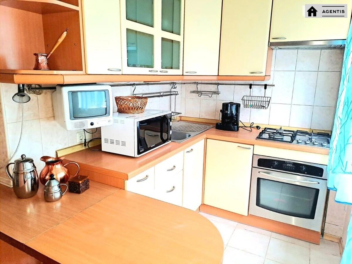 Apartment for rent. 3 rooms, 64 m², 2nd floor/9 floors. 9, Vasylkivska 9, Kyiv. 