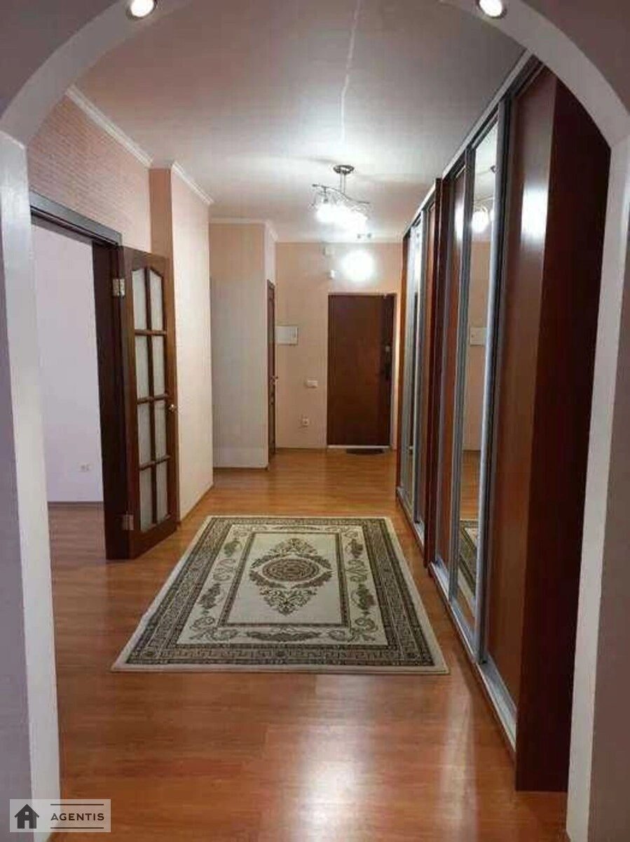 Apartment for rent. 3 rooms, 106 m², 12 floor/16 floors. 35, Anny Akhmatovoyi vul., Kyiv. 