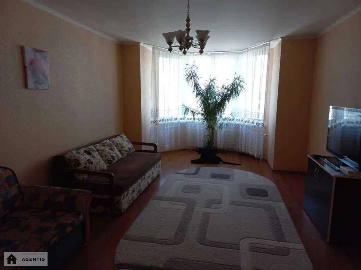 Apartment for rent. 3 rooms, 106 m², 12 floor/16 floors. 35, Anny Akhmatovoyi vul., Kyiv. 