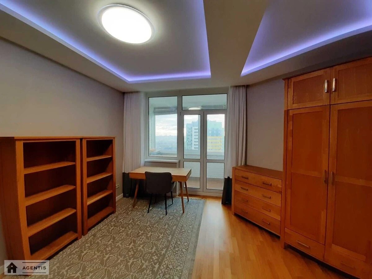 Apartment for rent. 3 rooms, 84 m², 21 floor/24 floors. 45, Vyshgorodska 45, Kyiv. 