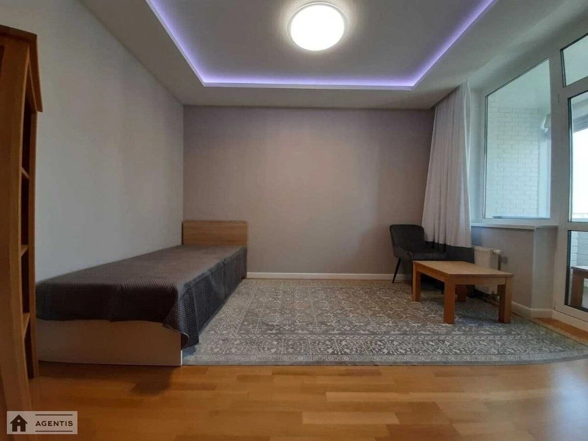 Apartment for rent. 3 rooms, 84 m², 21 floor/24 floors. 45, Vyshgorodska 45, Kyiv. 