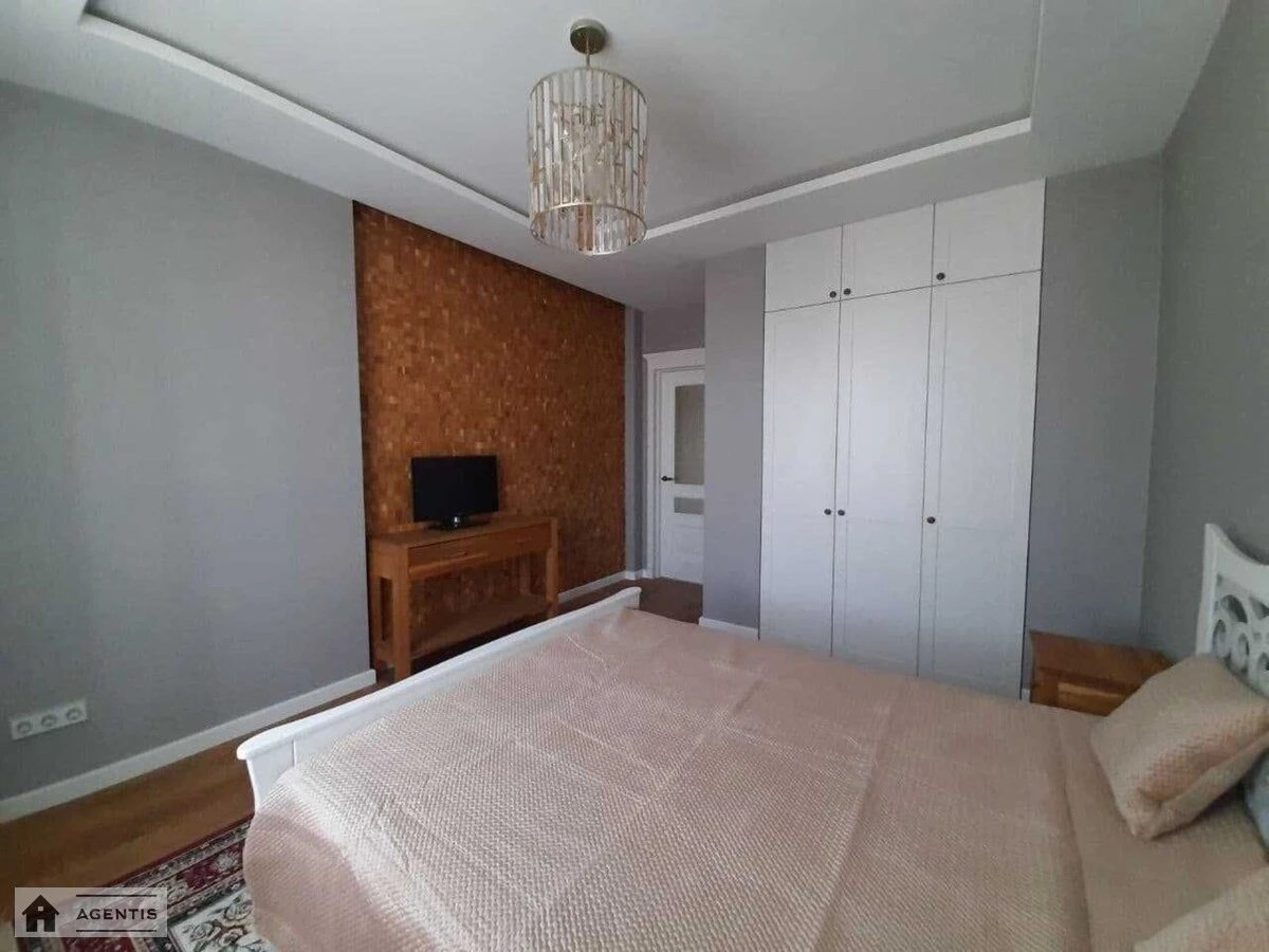 Сдам квартиру. 3 rooms, 84 m², 21 floor/24 floors. 45, Вышгородская 45, Киев. 