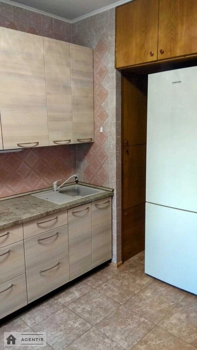 Здам квартиру. 3 rooms, 65 m², 2nd floor/9 floors. 40, Володимира Івасюка просп. (Героїв Сталінграда), Київ. 