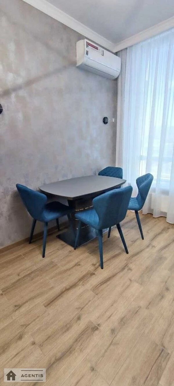 Apartment for rent. 1 room, 45 m², 11 floor/23 floors. 68, Zhylyanska 68, Kyiv. 