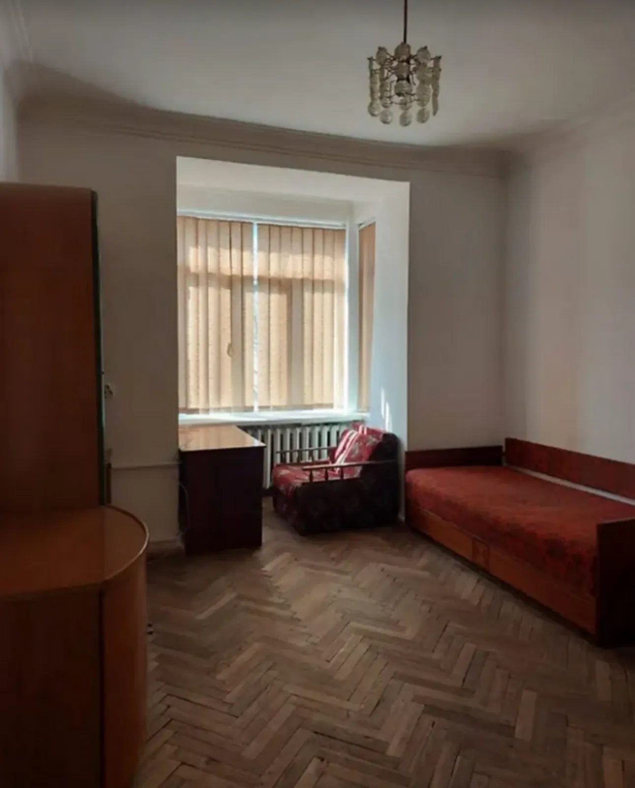 Apartments for sale. 2 rooms, 50 m², 2nd floor/5 floors. Tsentr, Ternopil. 
