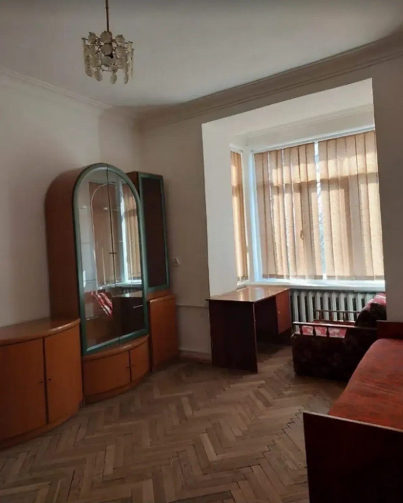 Apartments for sale. 2 rooms, 50 m², 2nd floor/5 floors. Tsentr, Ternopil. 