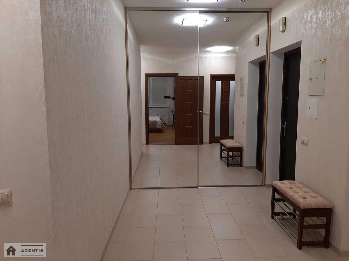Apartment for rent. 2 rooms, 74 m², 17 floor/25 floors. 7, Bogdanivska 7, Kyiv. 