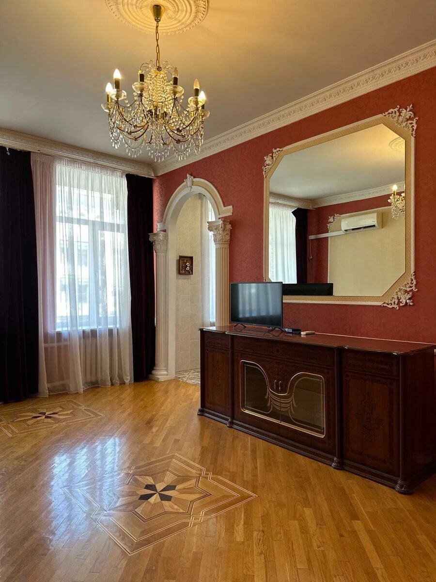 Apartment for rent. 2 rooms, 57 m², 3rd floor/8 floors. Velyka Vaselkivska, Kyiv. 