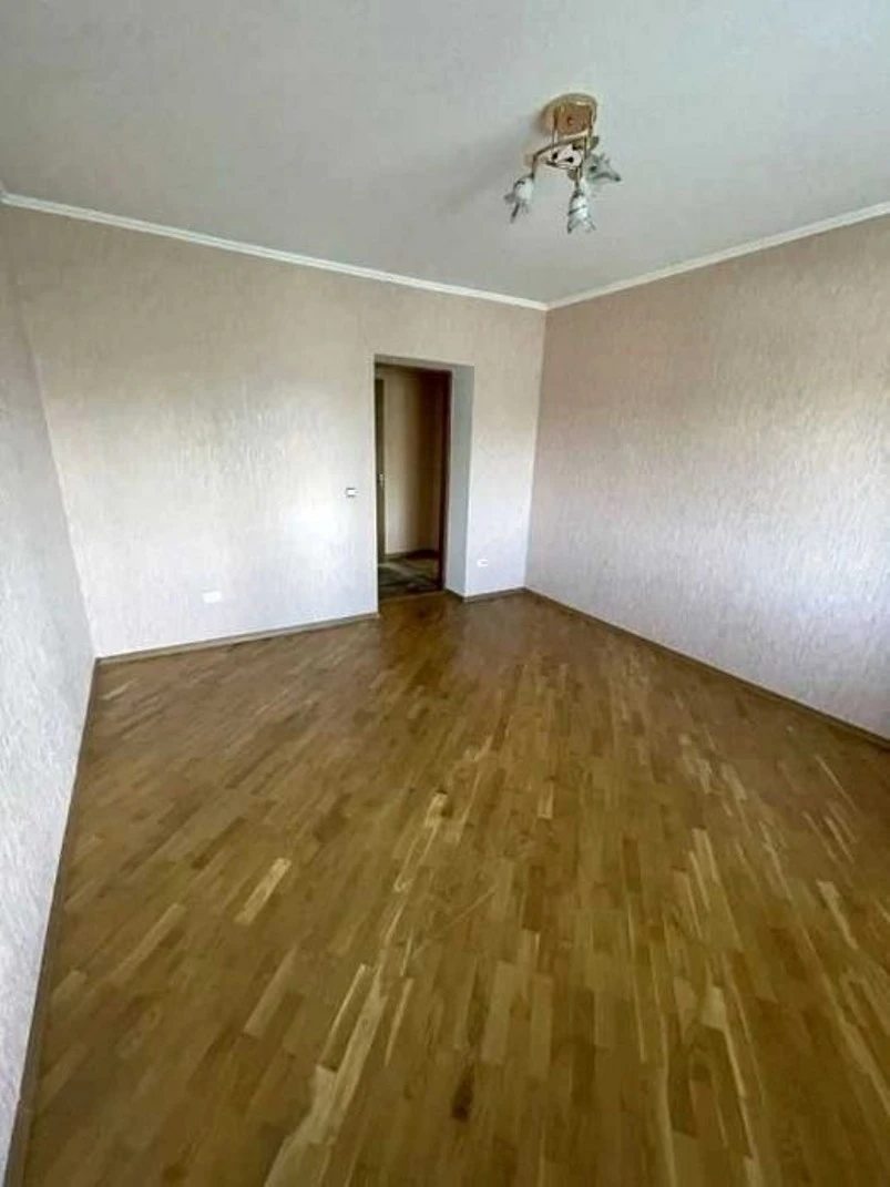 House for sale. 7 rooms, 300 m², 3 floors. Berezan. 