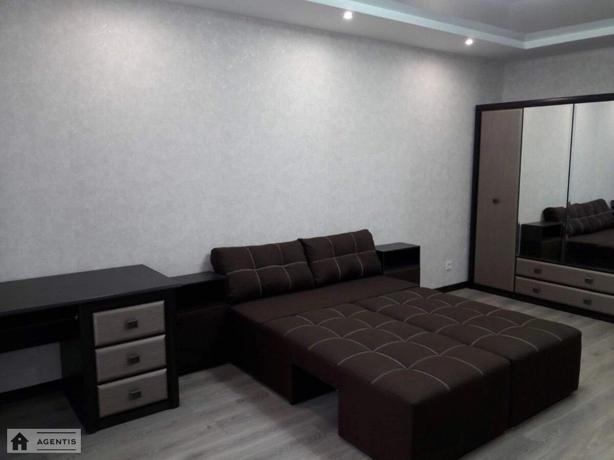 Apartment for rent. 1 room, 52 m², 6th floor/22 floors. 3, Mykhayla Maksymovycha vul. Onufriya Trutenka, Kyiv. 