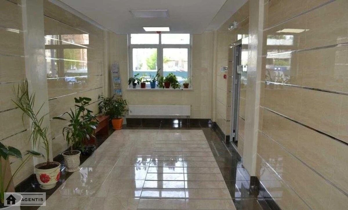 Apartment for rent. 1 room, 56 m², 16 floor/24 floors. 7, Bohdanivskyy prov., Kyiv. 