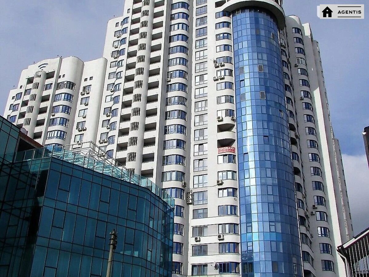 Apartment for rent. 3 rooms, 80 m², 18 floor/25 floors. 30, Golosiyivska 30, Kyiv. 