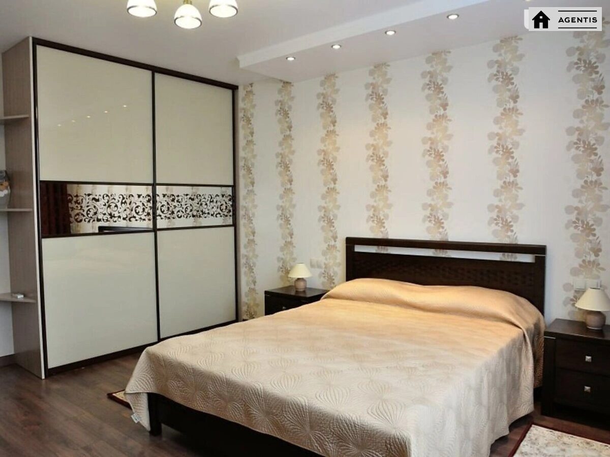 Apartment for rent. 3 rooms, 80 m², 18 floor/25 floors. 30, Golosiyivska 30, Kyiv. 