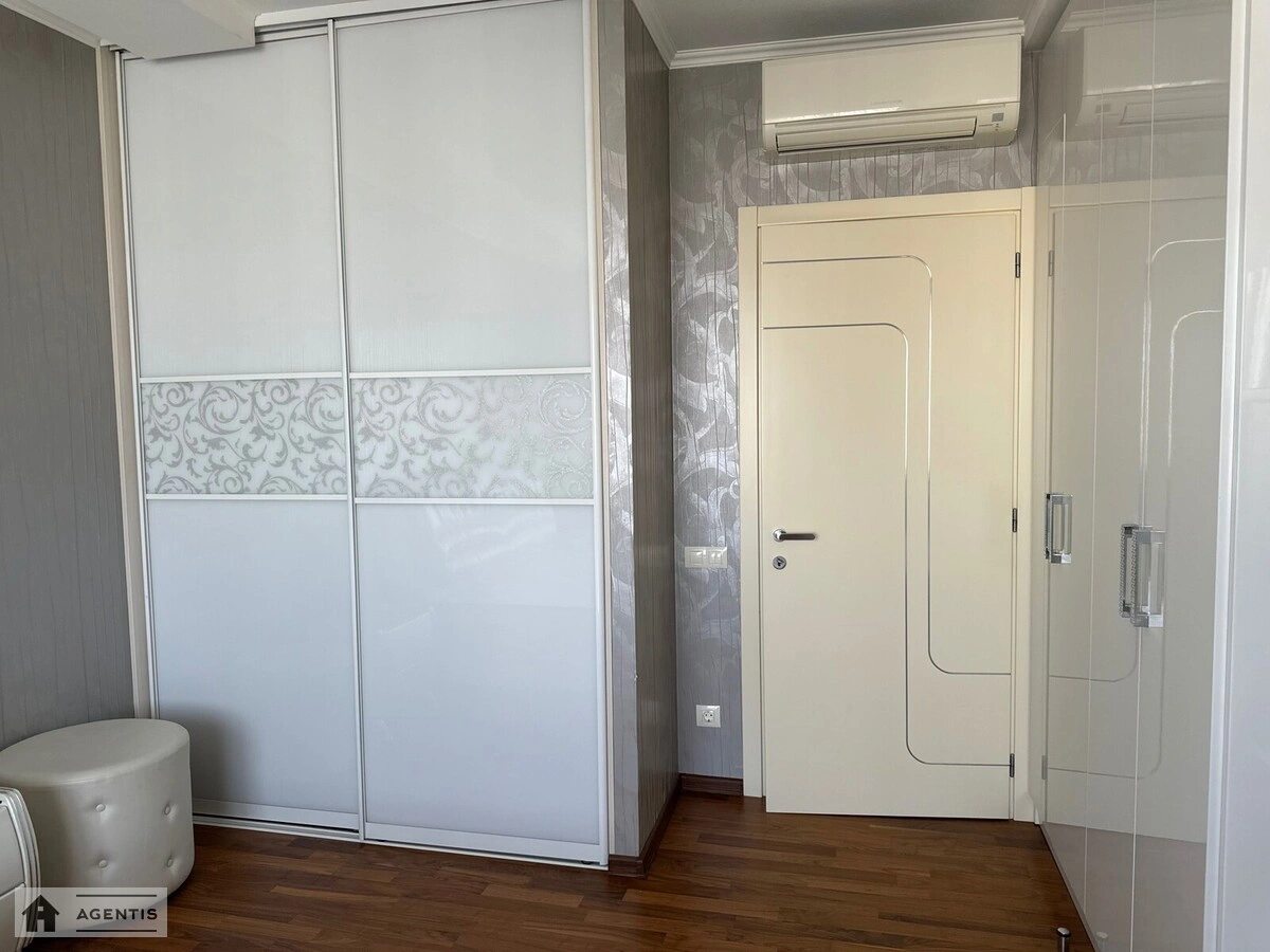 Apartment for rent. 2 rooms, 120 m², 15 floor/25 floors. Zhylyanska, Kyiv. 