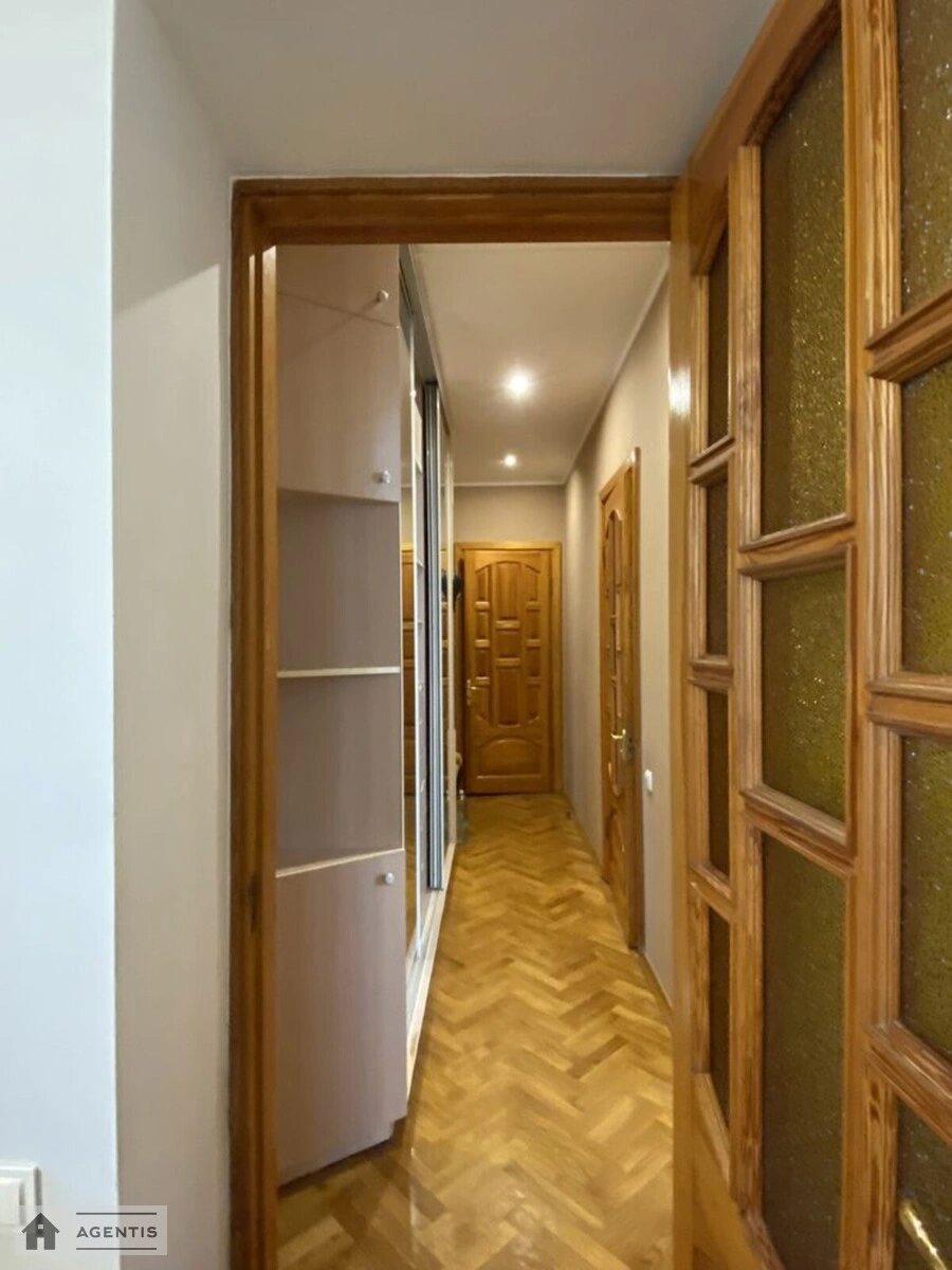 Здам квартиру. 2 rooms, 63 m², 4th floor/5 floors. 2, Копилівська 2, Київ. 