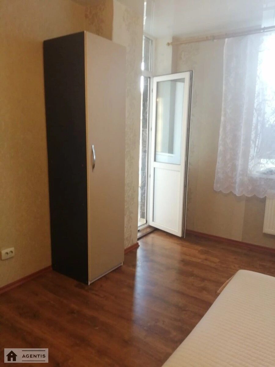 Apartment for rent. 2 rooms, 49 m², 9th floor/9 floors. 24, Yaroslava Hasheka bulv., Kyiv. 