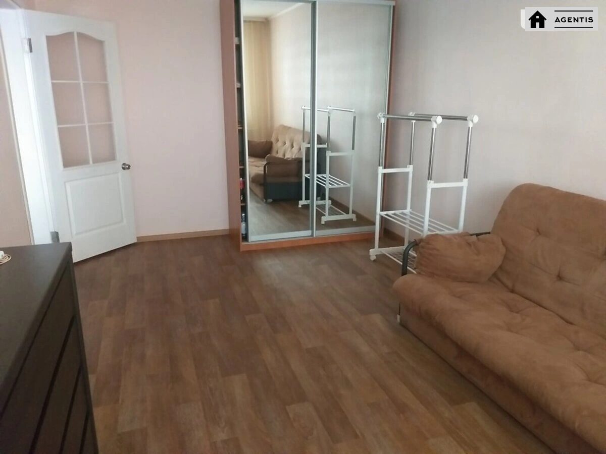 Сдам квартиру. 1 room, 35 m², 17 floor/21 floors. 100, Академіка Заболотного вул., Киев. 