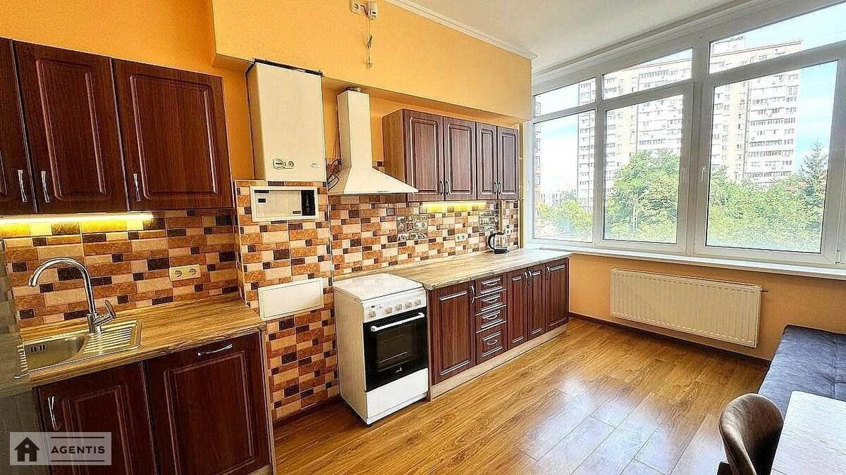 Apartment for rent. 2 rooms, 76 m², 3rd floor/9 floors. 8, Akademika Yefremova vul. Komandarma Uborevycha, Kyiv. 