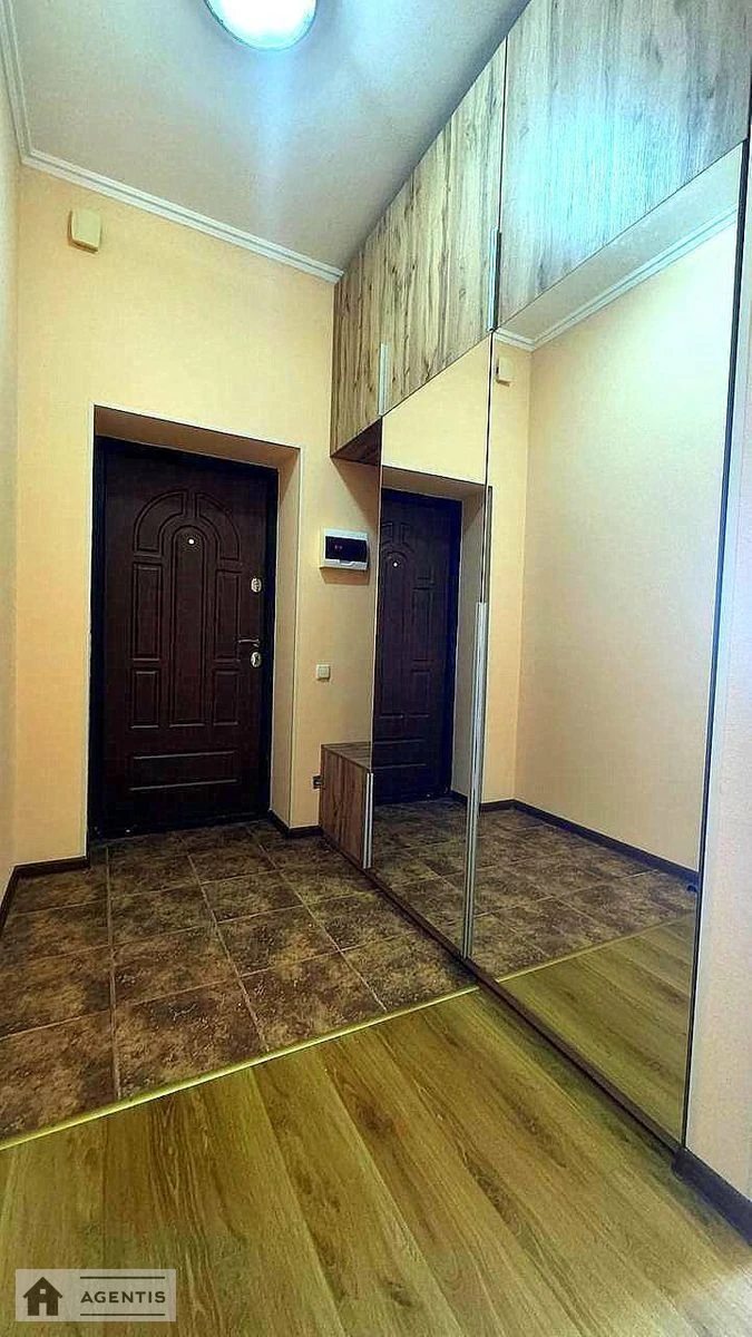 Apartment for rent. 2 rooms, 76 m², 3rd floor/9 floors. 8, Akademika Yefremova vul. Komandarma Uborevycha, Kyiv. 