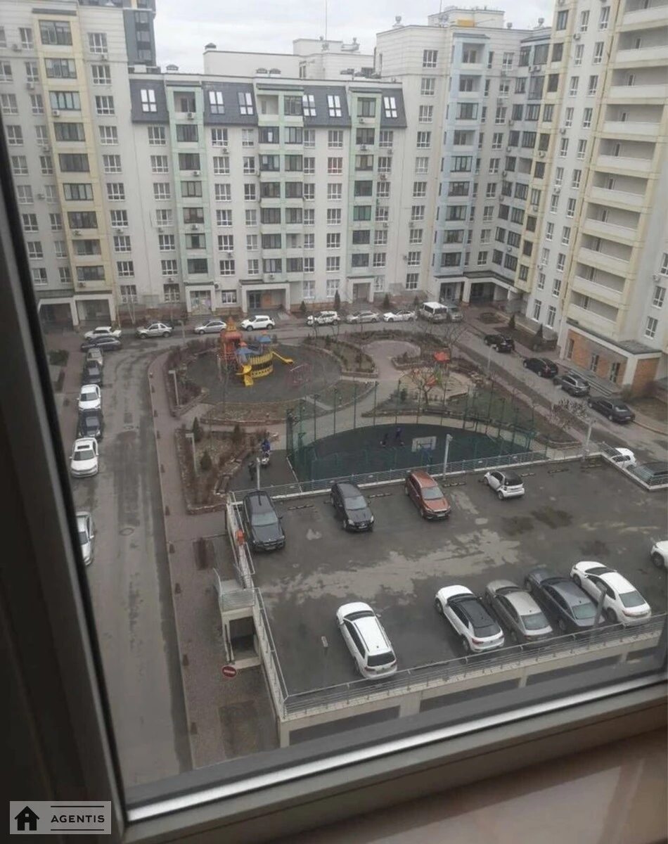Apartment for rent. 3 rooms, 84 m², 8th floor/10 floors. Lesi Ukrayinky, Kyiv. 
