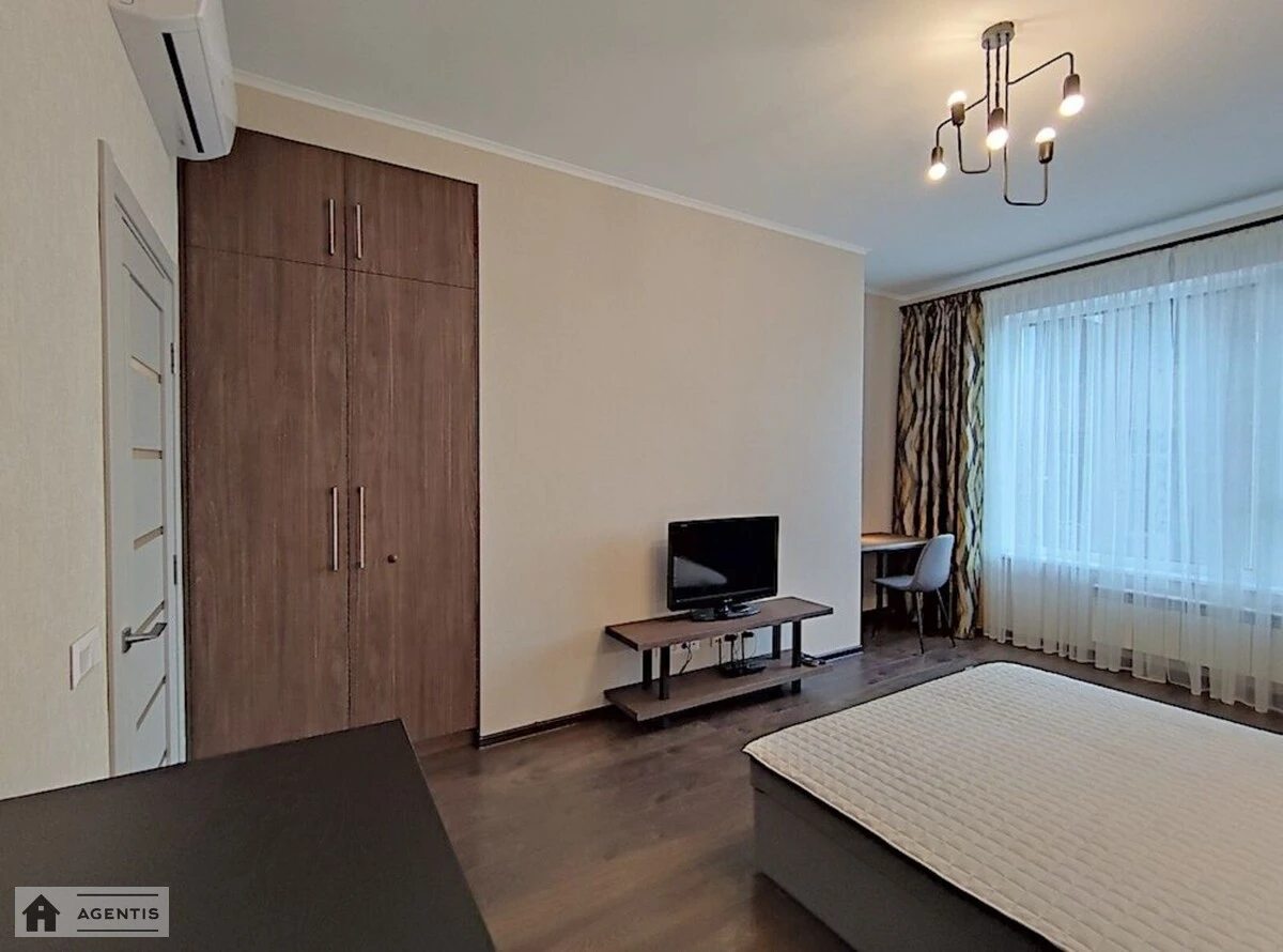 Сдам квартиру. 1 room, 54 m², 4th floor/24 floors. 20, Паньковская 20, Киев. 