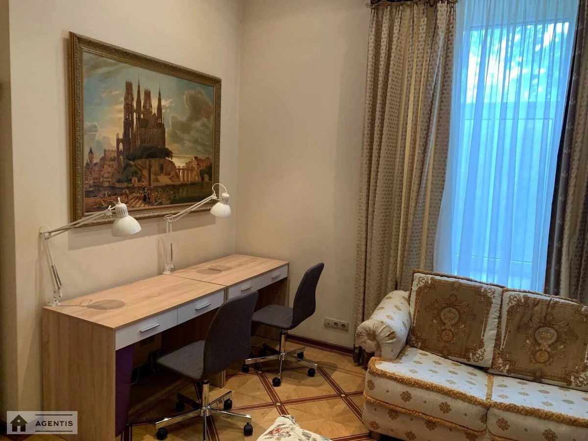 Apartment for rent. 2 rooms, 145 m², 2nd floor/4 floors. Bohdana Khmelnytskoho vul., Kyiv. 