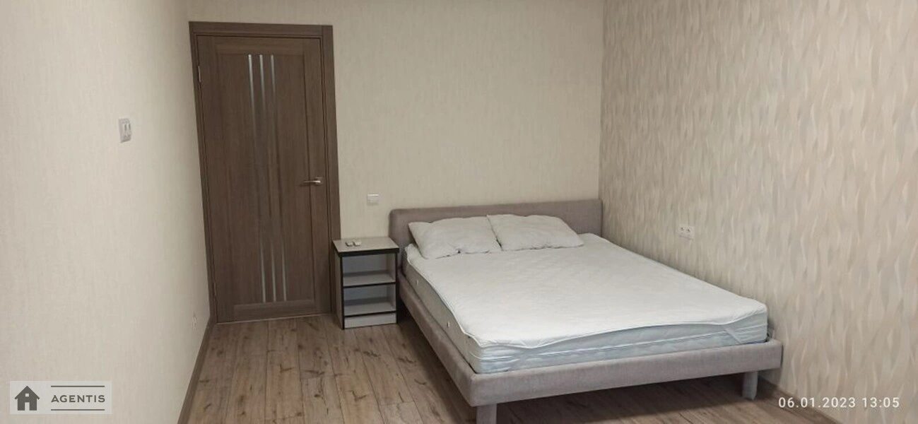 Apartment for rent. 1 room, 42 m², 14 floor/25 floors. Prymiska , Novoselky. 